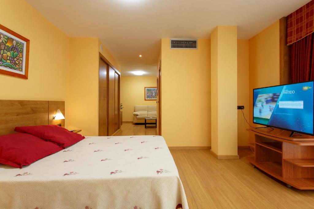 Hotel Restaurante Pontiñas, Lalín, Spain - Booking.com