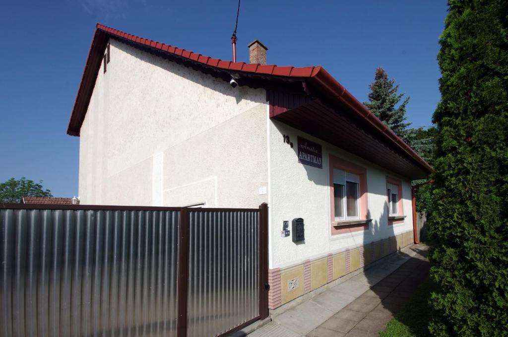 Budova, v ktorej sa apartmán nachádza