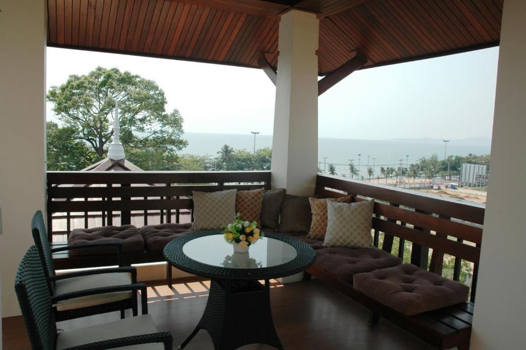 Balkón nebo terasa v ubytování Jomtien Beach Penthouses