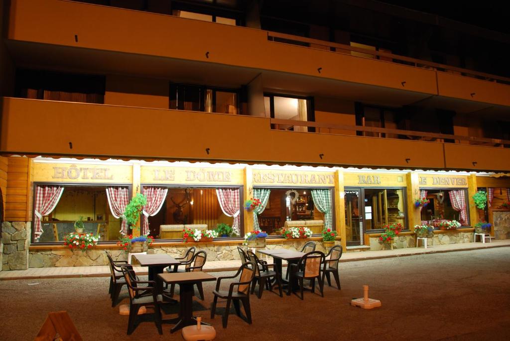 Restaurace v ubytování Hôtel Le Dôme