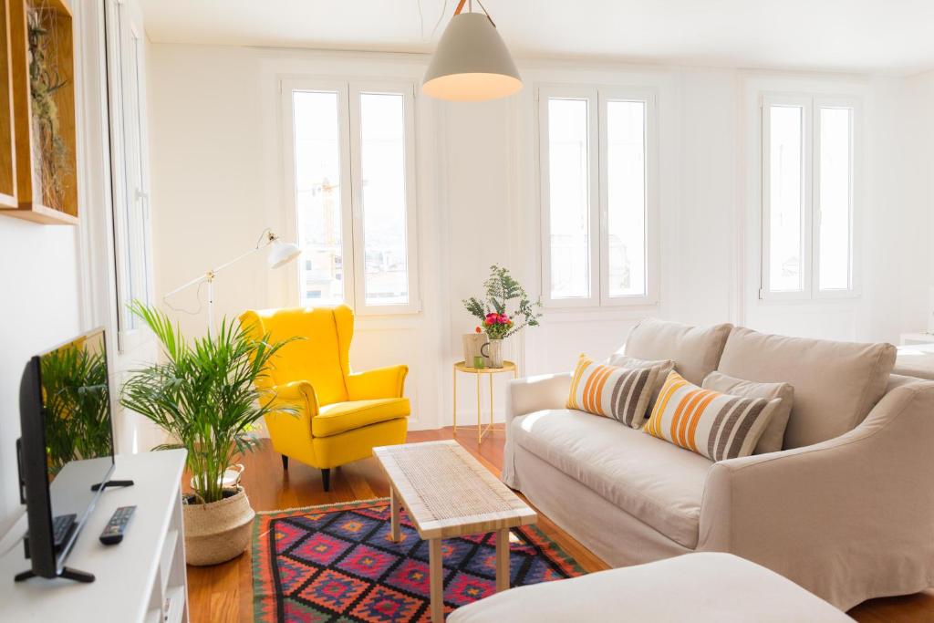 Apartamentos Praça Amarela by Heart of Funchal - 1