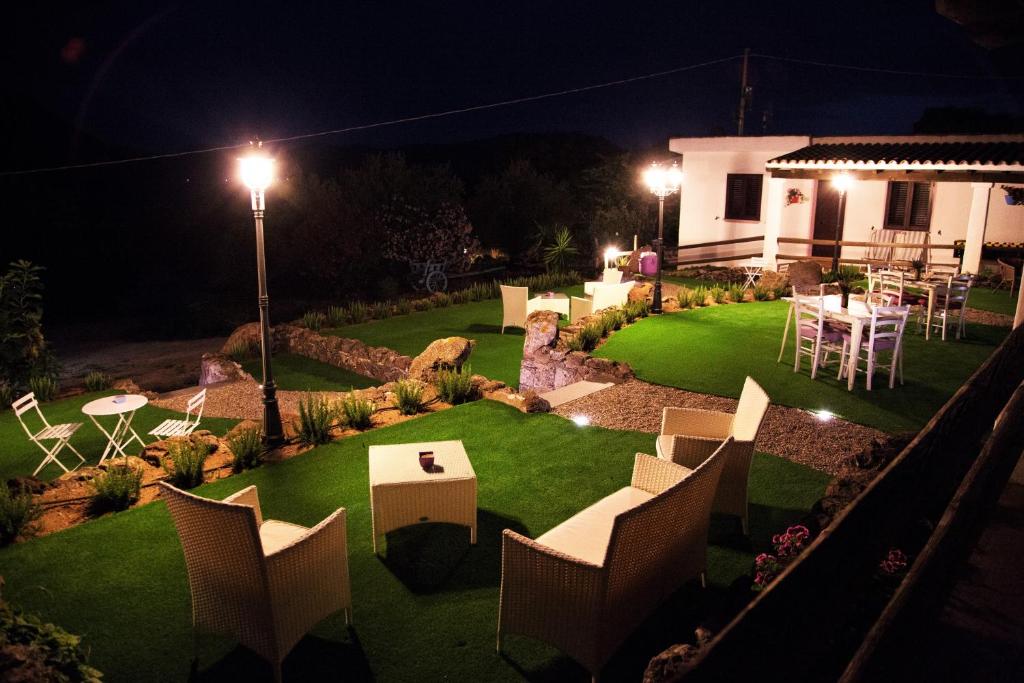 Zahrada ubytování Country House S'Ozzastru