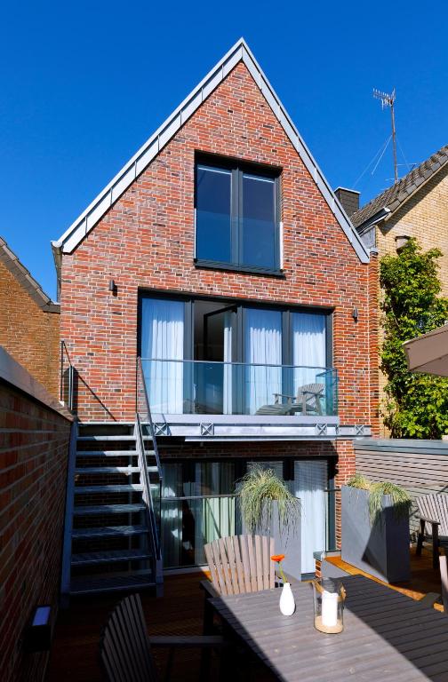 Logierhaus RheintorEins - Double Room With Balcony