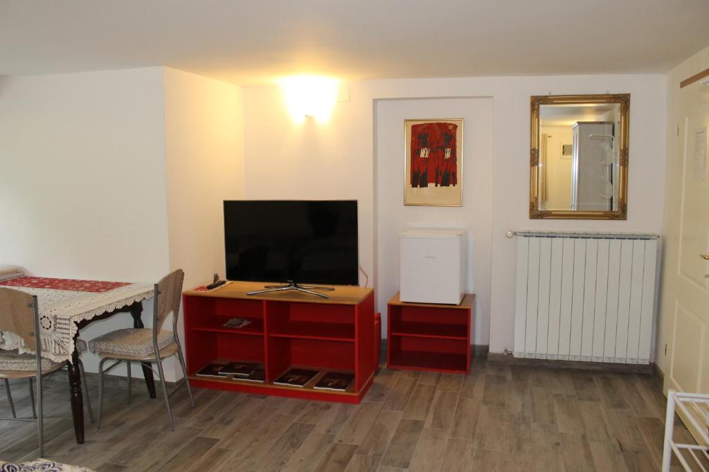 TV a/nebo společenská místnost v ubytování Rooms Jurca