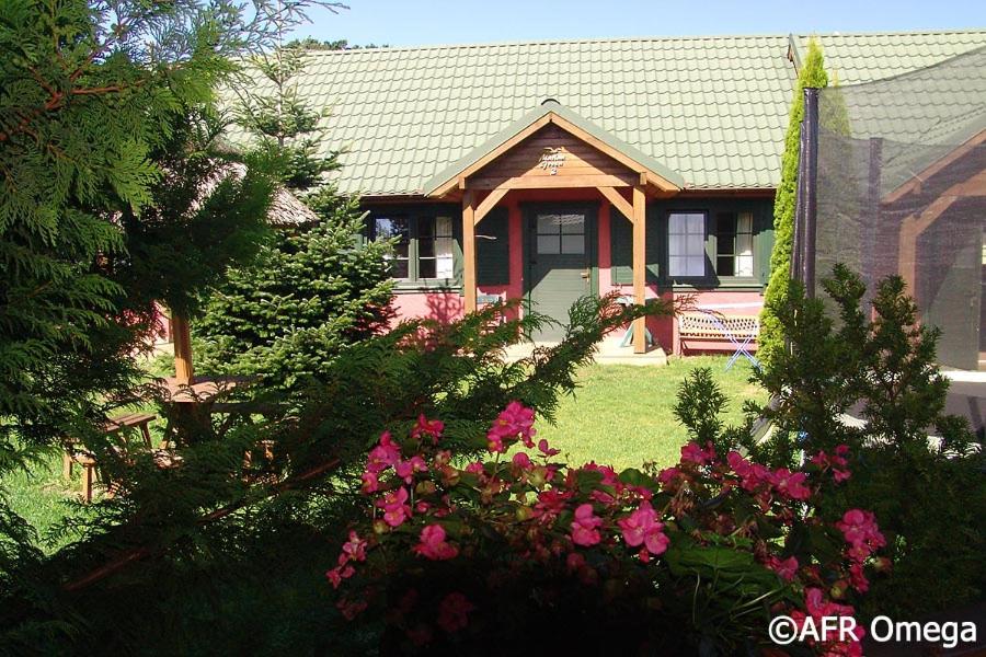 Vonkajšia záhrada v ubytovaní Bungalowy MARINA GREEN