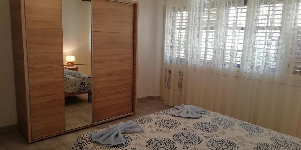 Booking.com: Apartments&Rooms Miro Sea view - near Beach , Sumartin,  Hrvatska - 37 Recenzije gostiju . Rezervirajte svoj smještaj već sada!