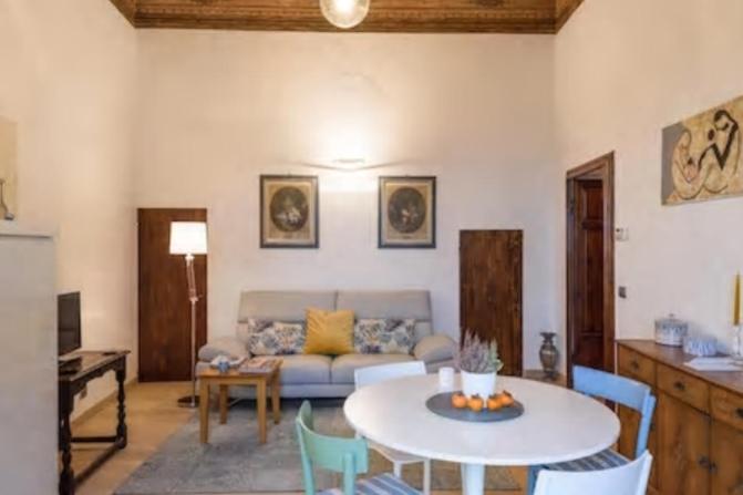 Zdjęcie z galerii obiektu Appartamento in Palazzo Bucelli w mieście Montepulciano