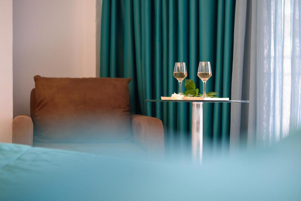 Romantic Palace Beach Apartments - Deluxe Double или Twin Room
