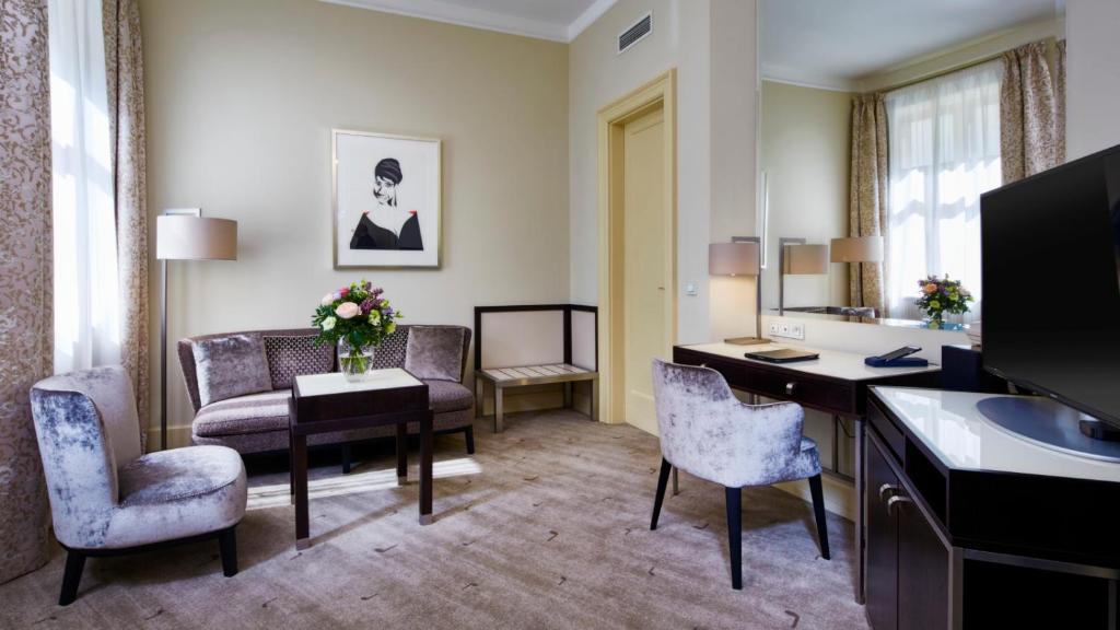 TV a/nebo společenská místnost v ubytování Aria Hotel Prague