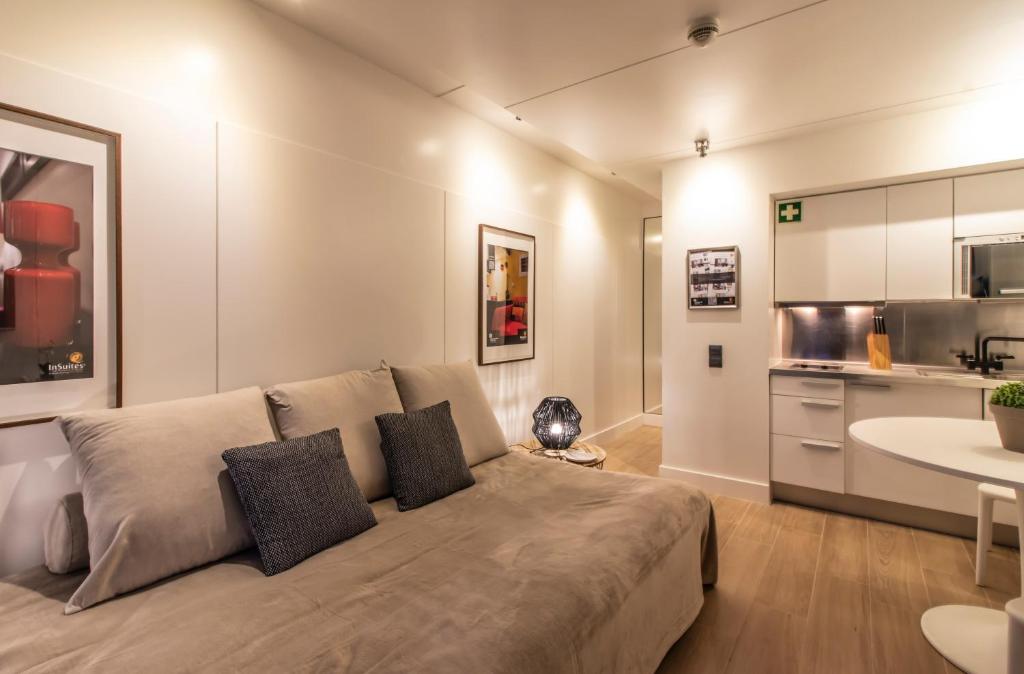 BmyGuest - Oura Beach Studio I