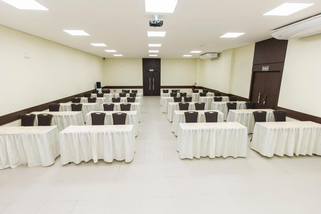  Golden Plaza Hotel