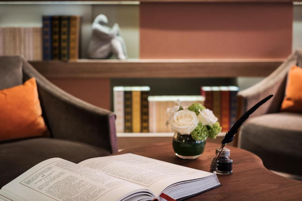 Hôtel Le Tourville by Inwood Hotels - Resim 10