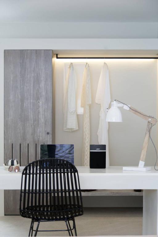 Hide Out Suites - 14