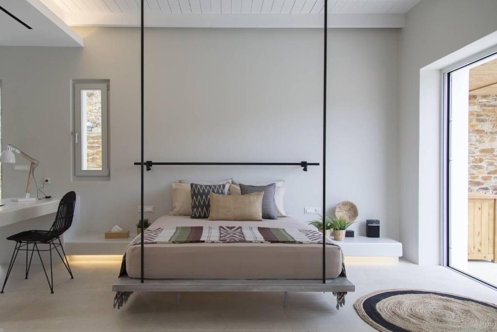 Hide Out Suites - 16