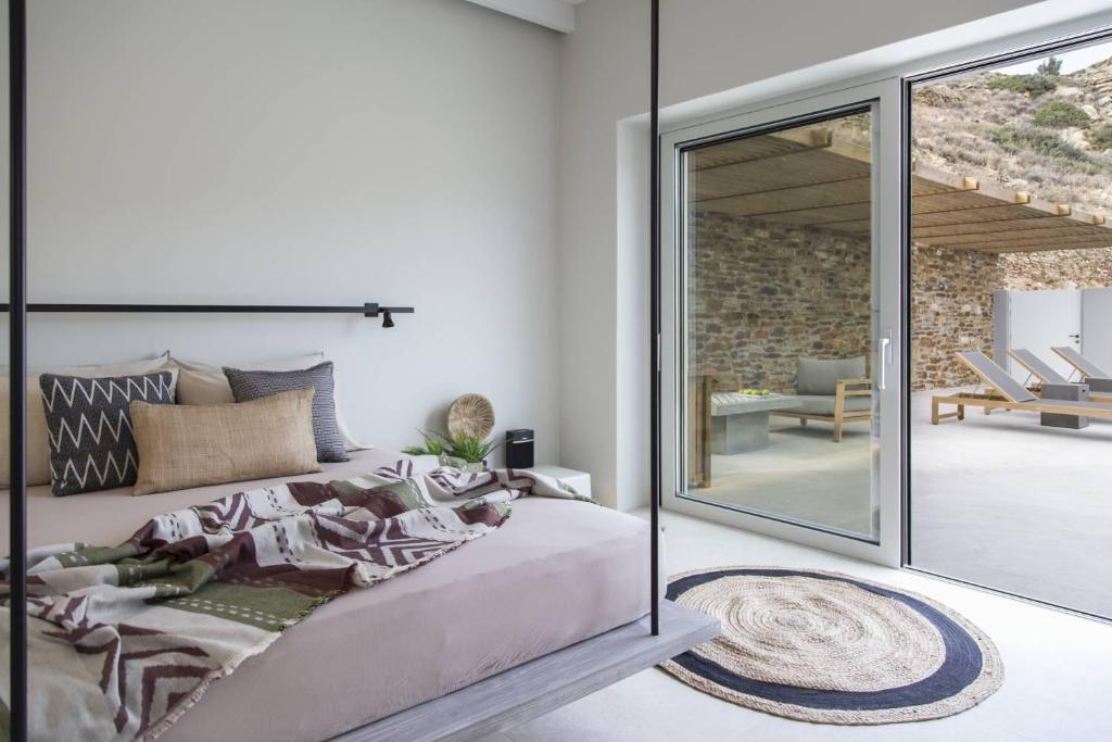 Hide Out Suites - 15