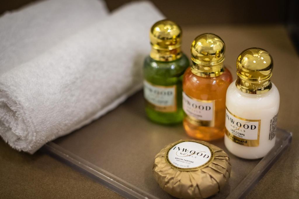 Hôtel Le Tourville by Inwood Hotels - Resim 19