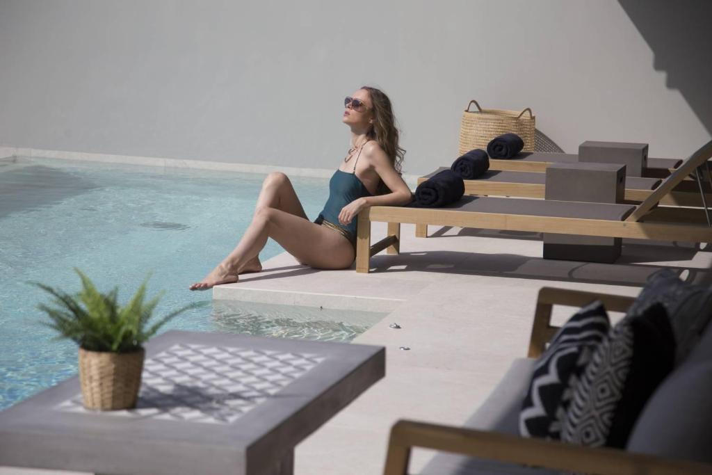 Hide Out Suites - 19