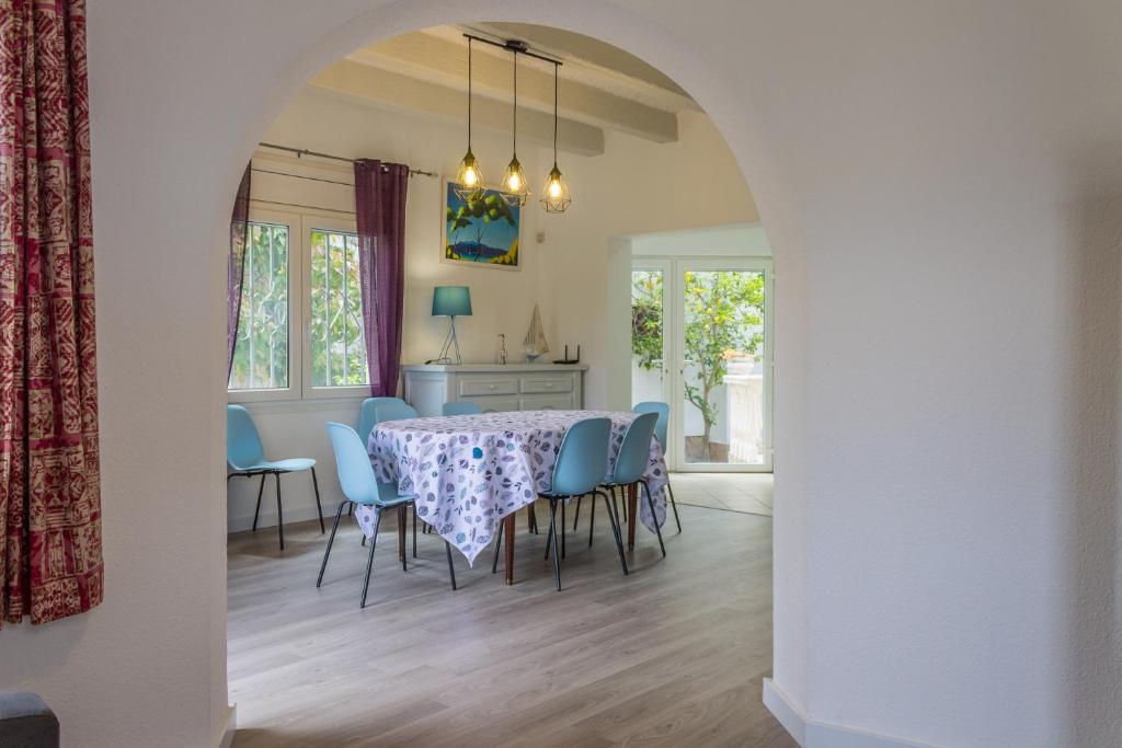 Fotografie z fotogalerie ubytování Empurialola -Encantadora Casa con jardin cerca del centro -142 v destinaci Empuriabrava