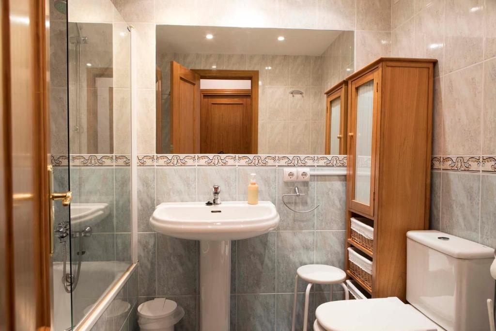 Koupelna v ubytování Apartamento en Benasque Casa Siñantonio - InmoCyma