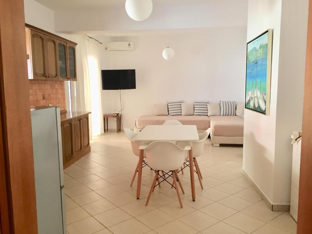 Sea and Sky Apartments Sarande - Image 4