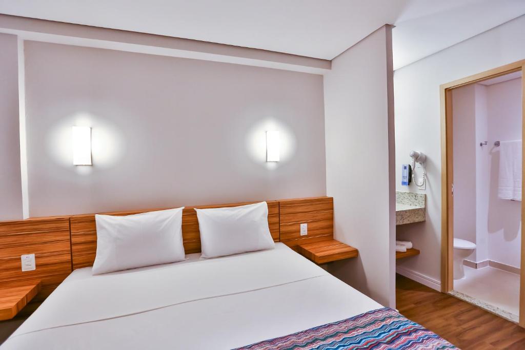  Maringá Airport Hotel