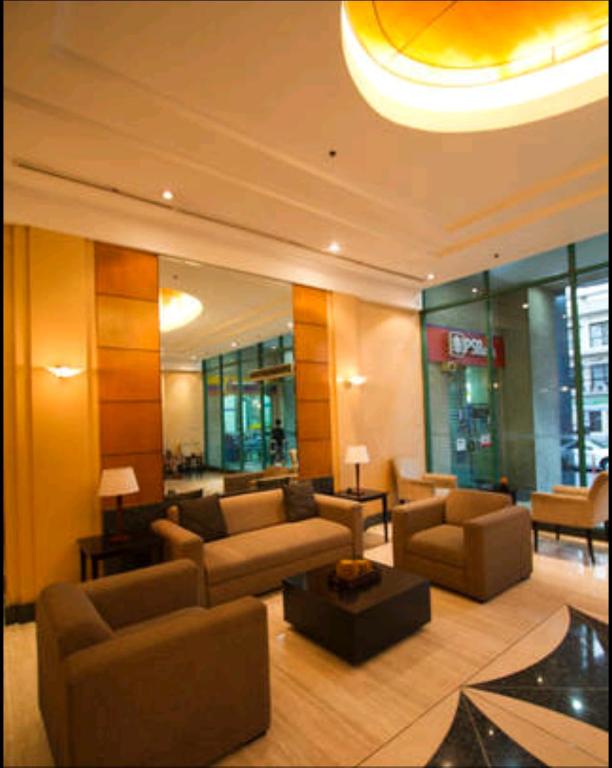 67 sqm. Condo Unit in Robinson Place Residences - 公寓