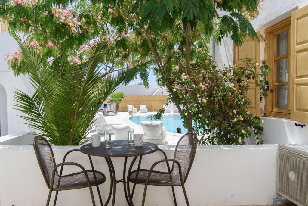 Het zwembad bij of vlak bij Santorini Crystal Blue Boutique Hotel