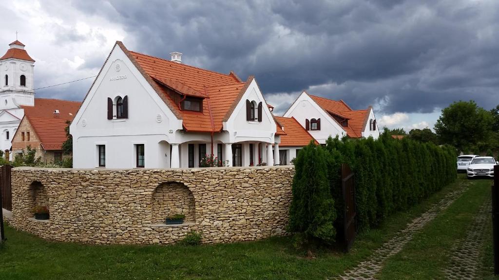 Budynek, w którym mieści się pensjonat