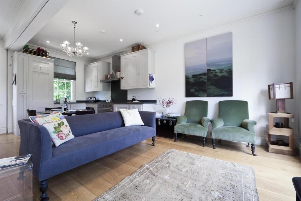 St Anns Road by Onefinestay