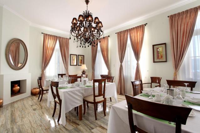 Istumisnurk majutusasutuses Korina Gallery Hotel
