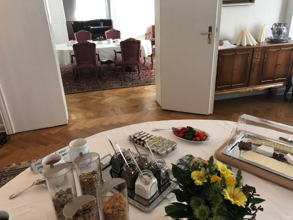 Jídlo v hotelu nebo okolí