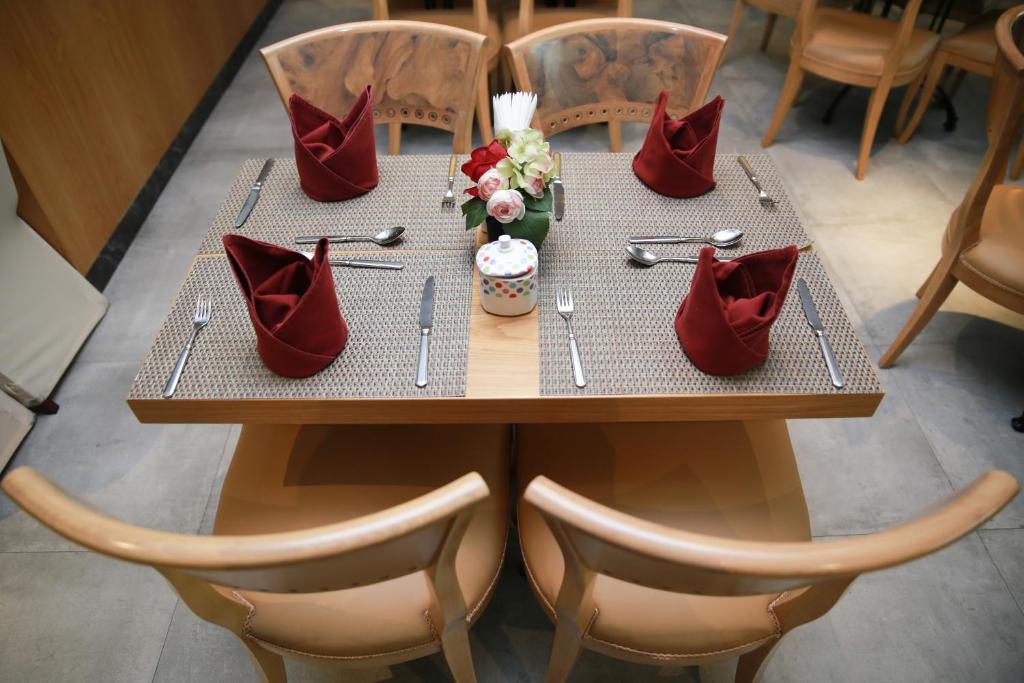 Versailles by Vieras Hotel - Resim 42