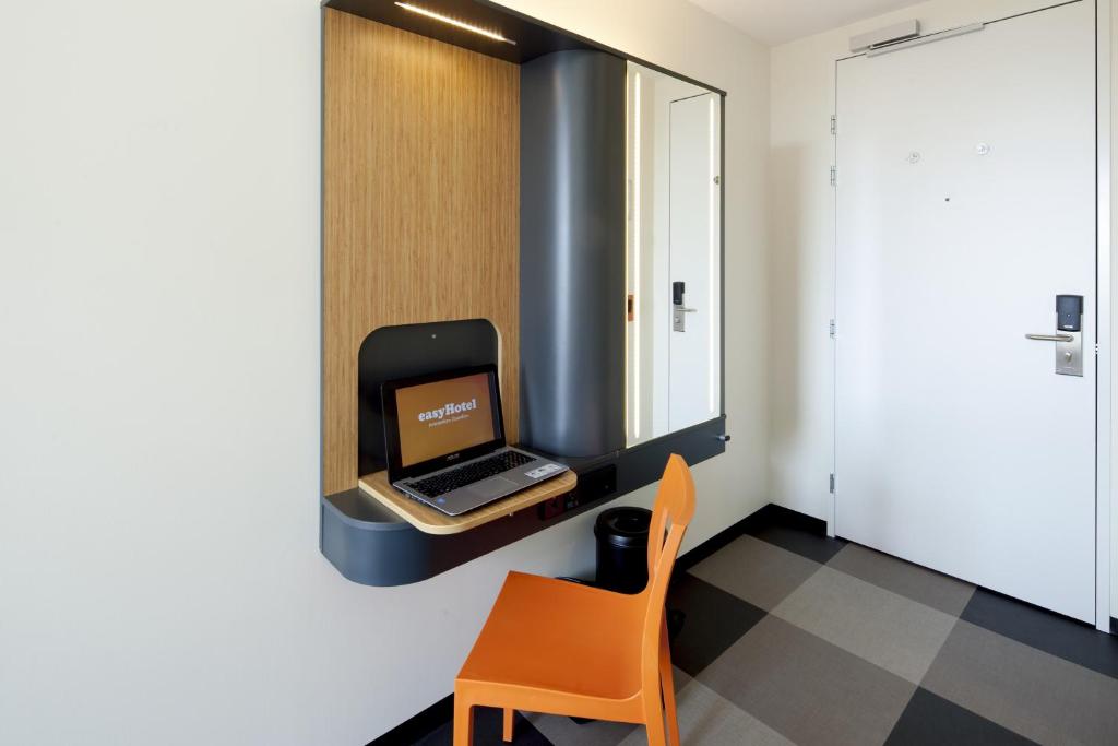easyHotel Maastricht City Centre - Resim 30
