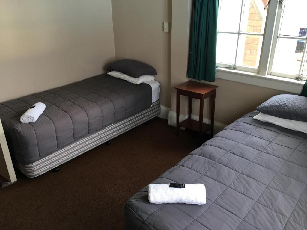 
Twin Room with Shared Bathroom
