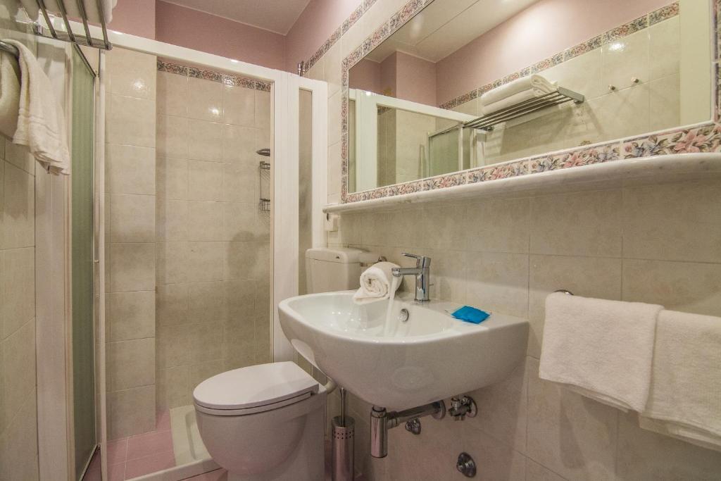 Koupelna v ubytování Hotel Doriana