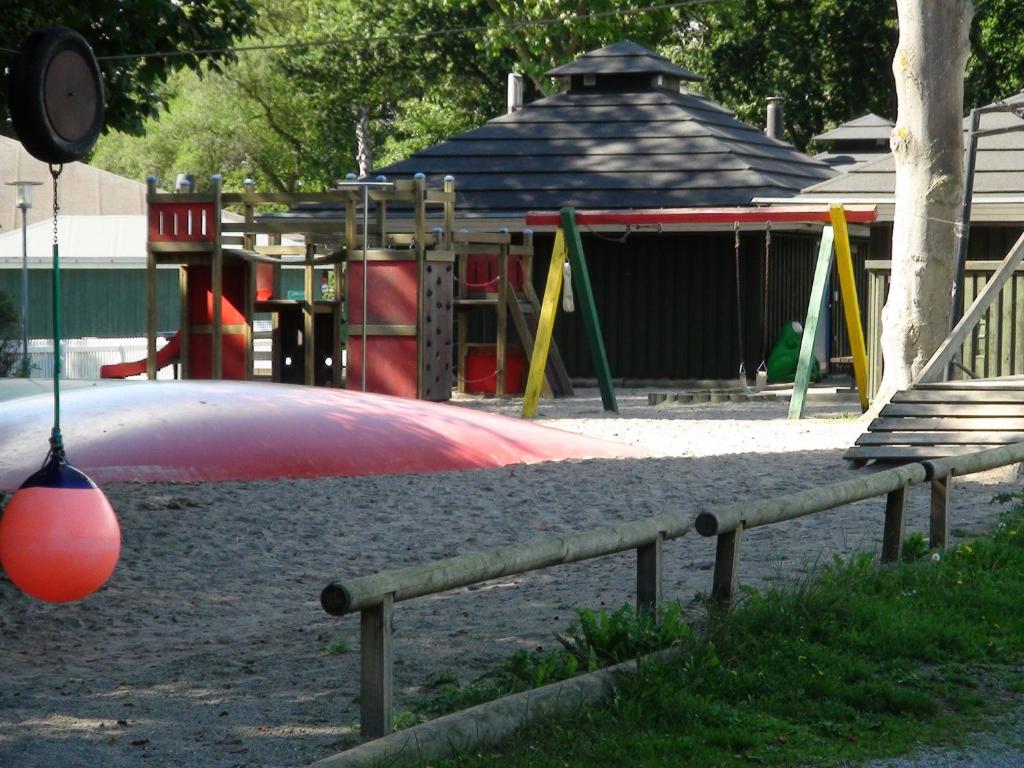 Herní místnost nebo prostor pro děti v ubytování Nysted Strand Camping & Cottages