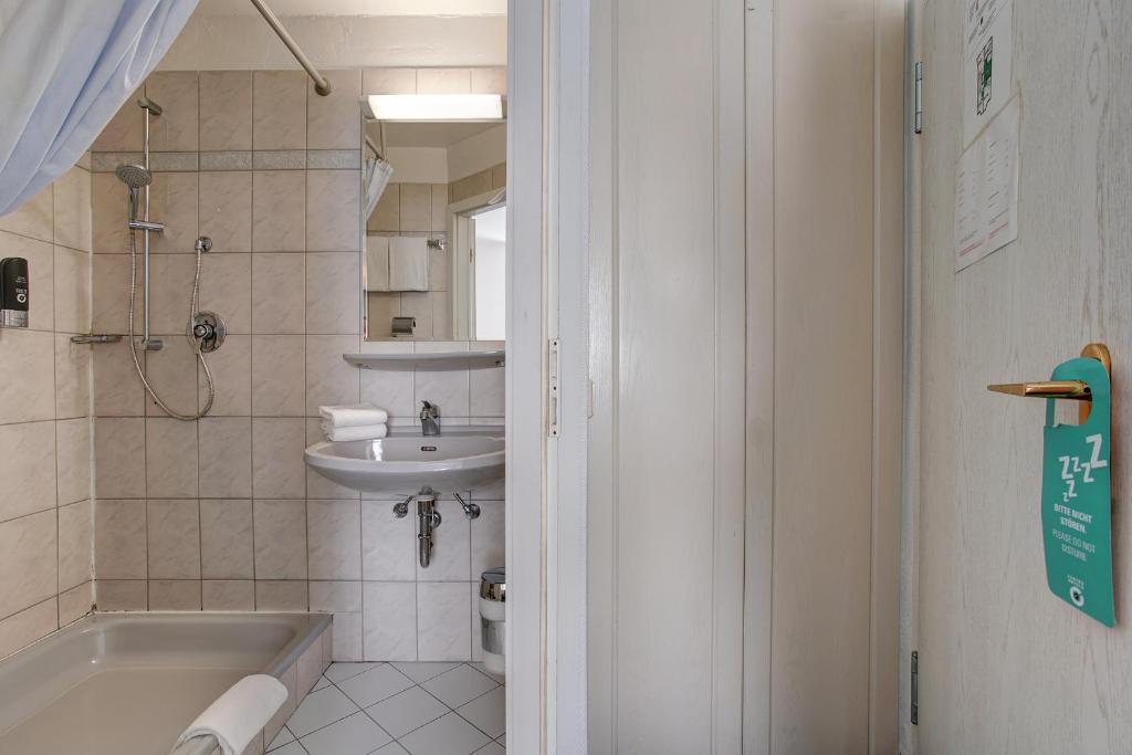 Centro Hotel Arde Köln City, Trademark Collection by Wyndham - Resim 12