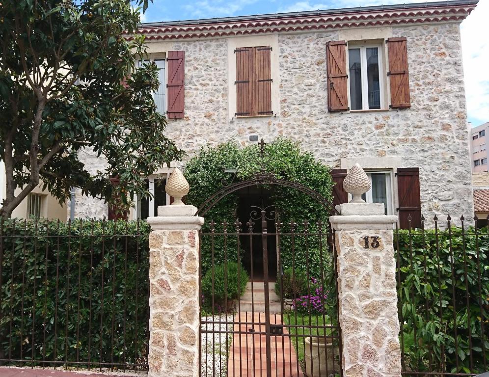 Photo de la galerie de l'établissement studio à la mer dans un Mas provençal, à Cannes