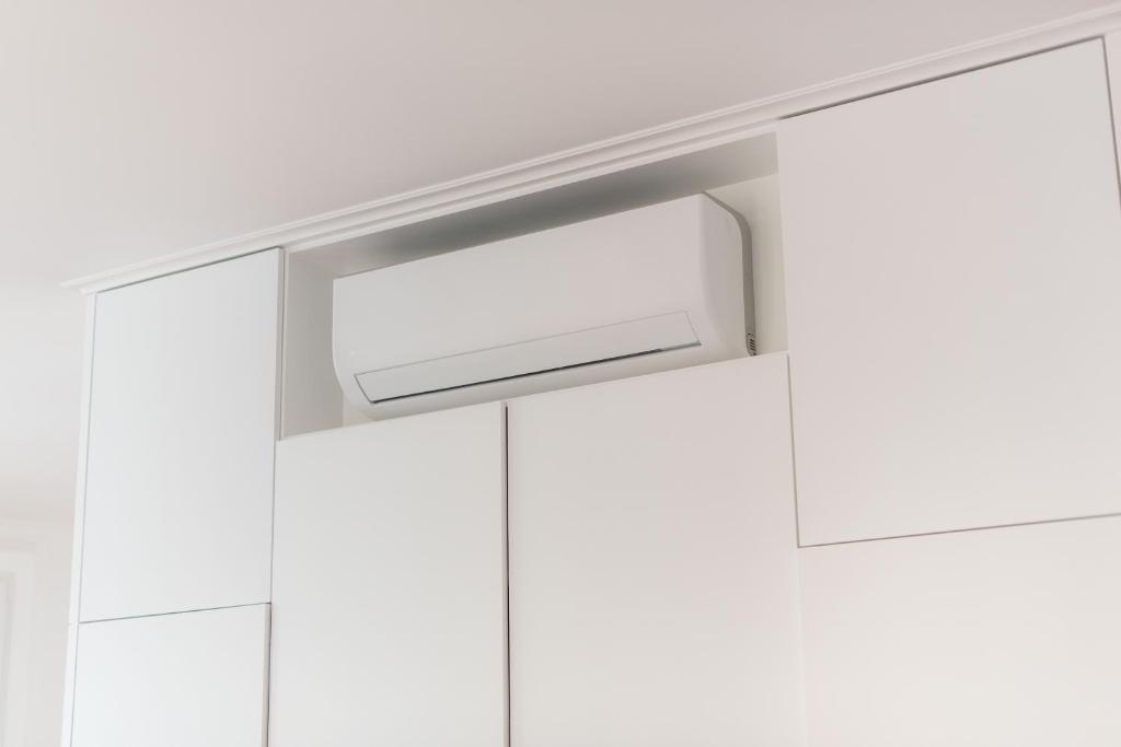 Apartamentos Praça Amarela by Heart of Funchal - 8