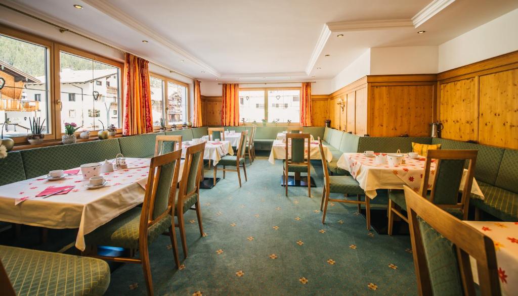 Restaurace v ubytování Hotel Dr Otto Murr B&B