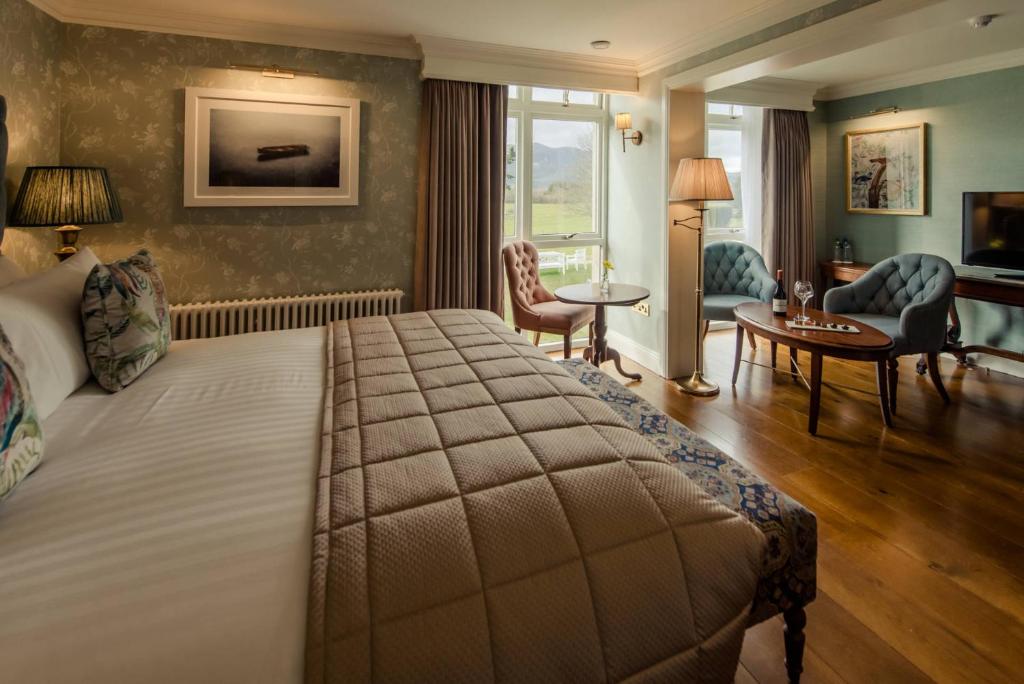 Postel nebo postele na pokoji v ubytování Cahernane House Hotel