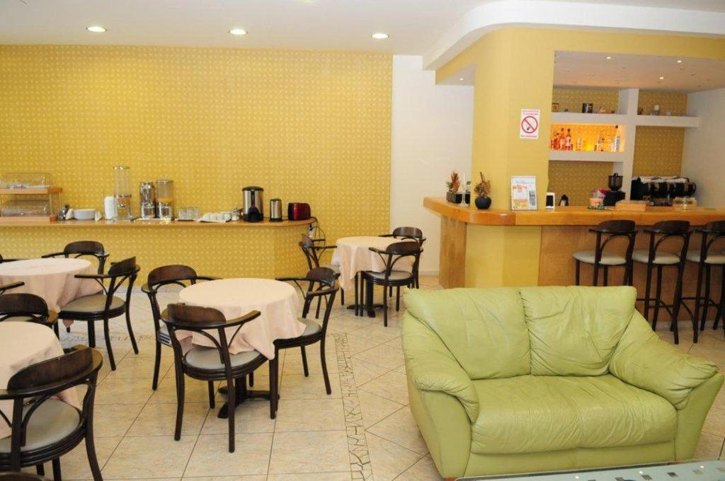 Kuchyňa alebo kuchynka v ubytovaní Hotel Pantheon