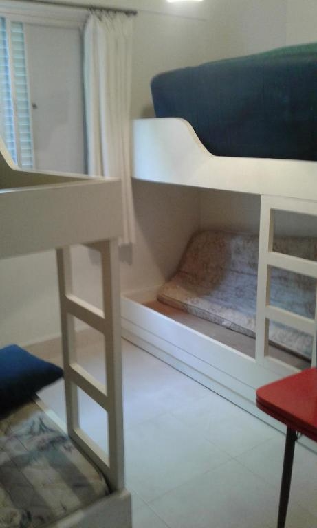  Apartamento Temporada 02 dormit e 02 banh Enseada Guraujá