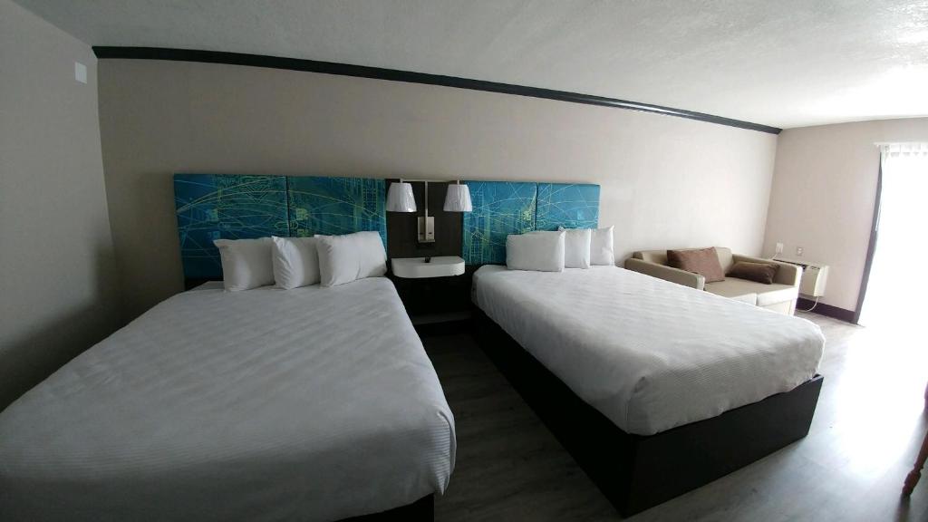 Garden City Inn photo