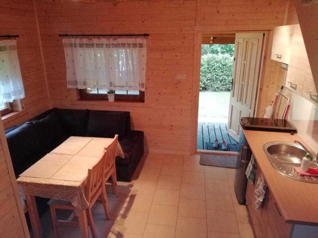 Kuchyň nebo kuchyňský kout v ubytování Domki AGA