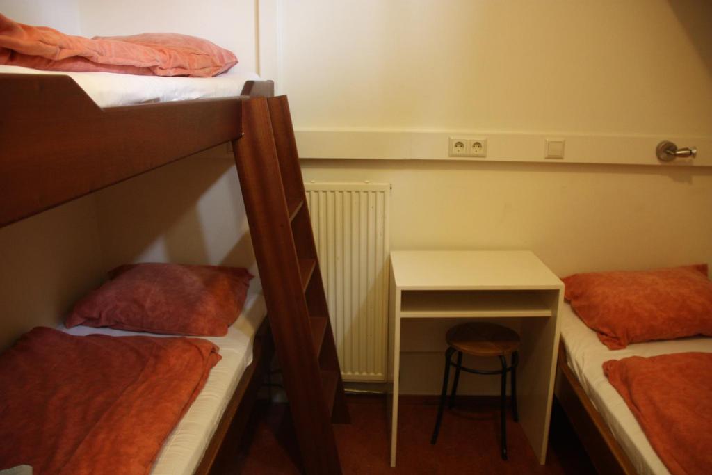 
Cabin on Boat (3 Adults)
