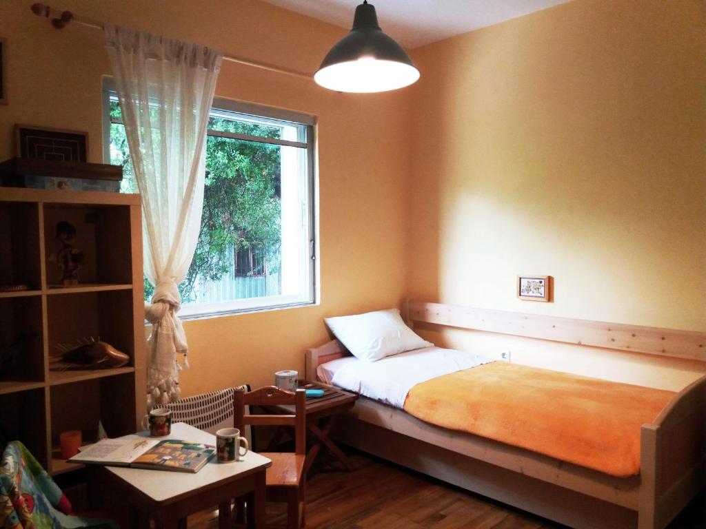 Posteľ alebo postele v izbe v ubytovaní Villa Alkyon - Dreamy 3BR, Pool & BBQ next to Varnavas Beach
