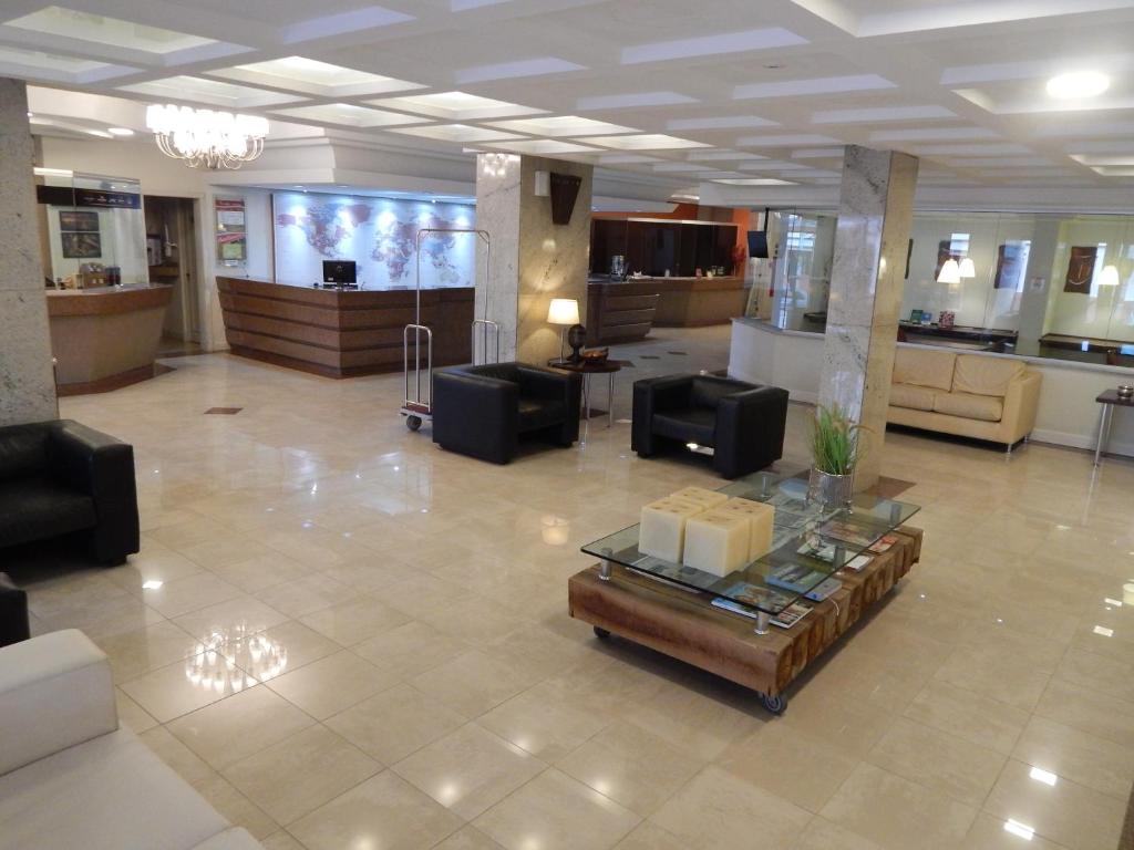  Altadomo Hotel