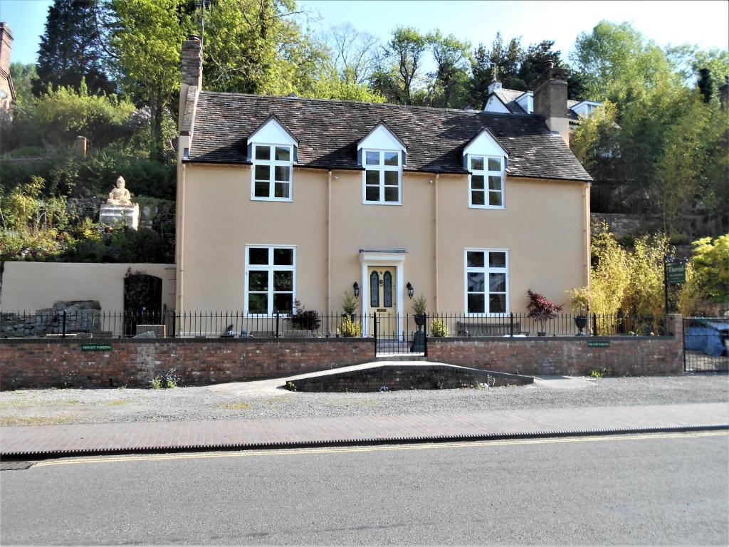 a house on the side of the road at Riverside Bed & Breakfast in Ironbridge