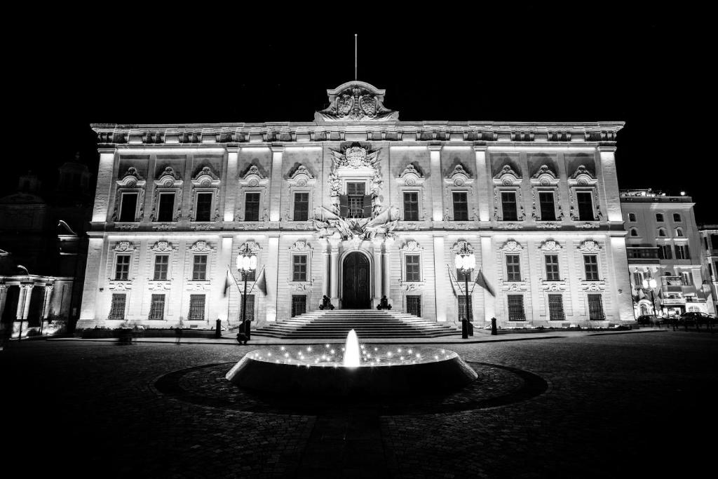 Valletta Triton Apartment - 14